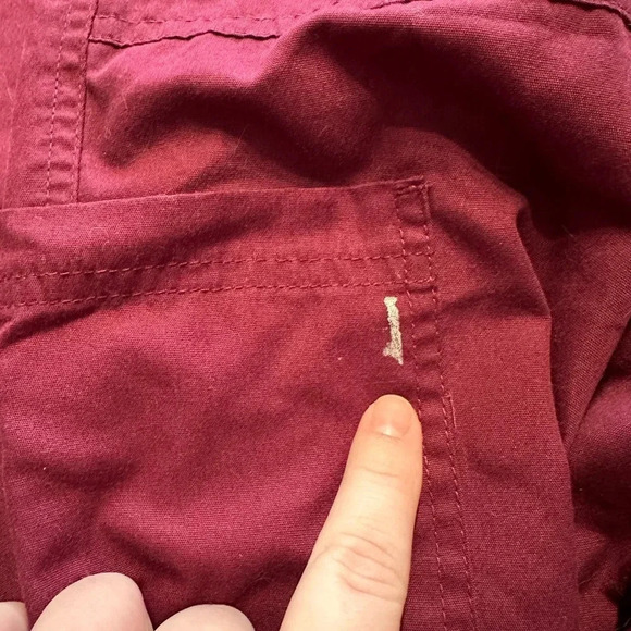 UA size M women’s scrub pants and top - Picture 5 of 9